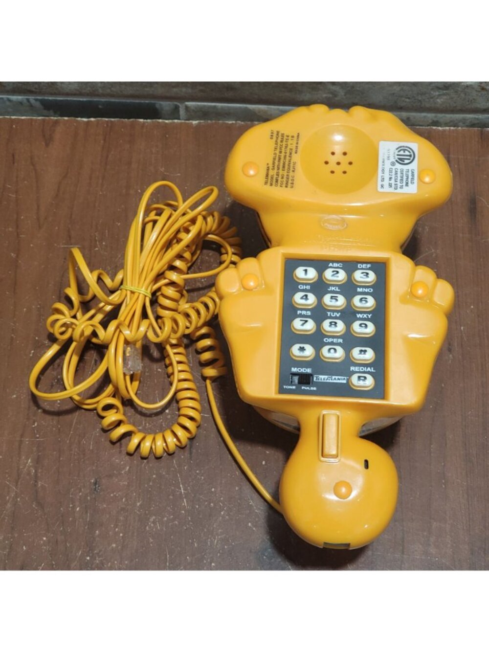 Vintage Telemania Garfield Novelty Landline Telephone Push Button Dialing Coiled - Picture 5 of 12